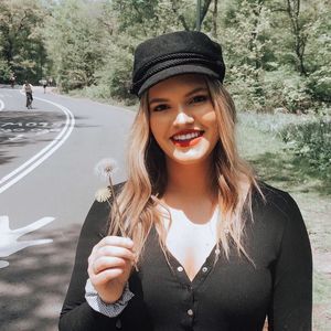 Meet your Posher, Claire-marie